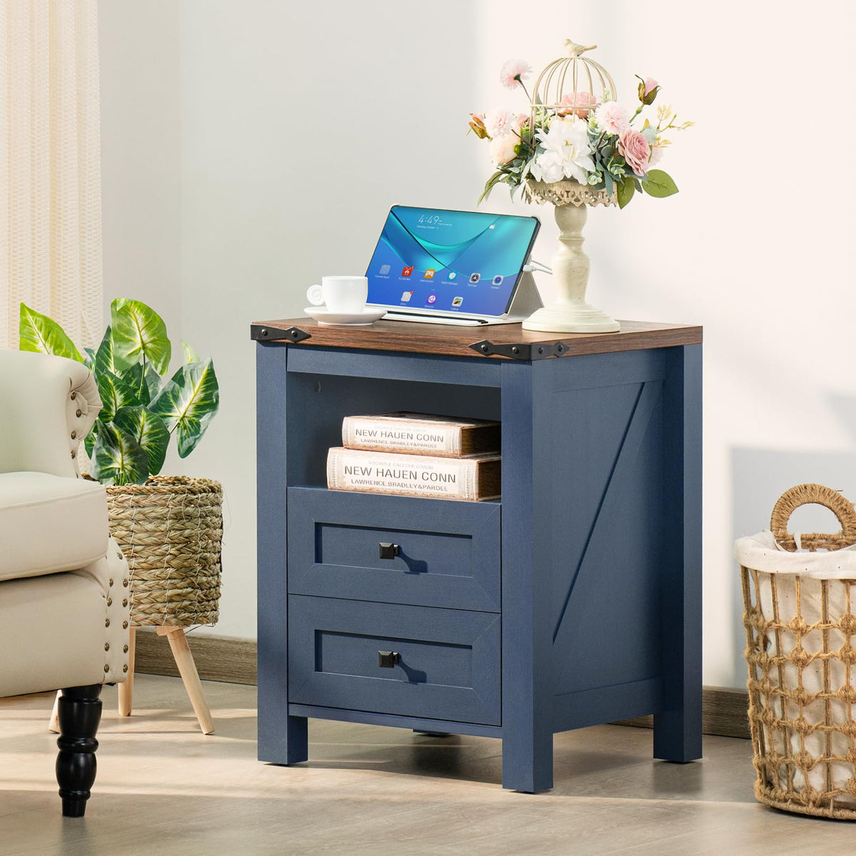Set of 2 Nightstands with Charging Station and 2 Drawers C424