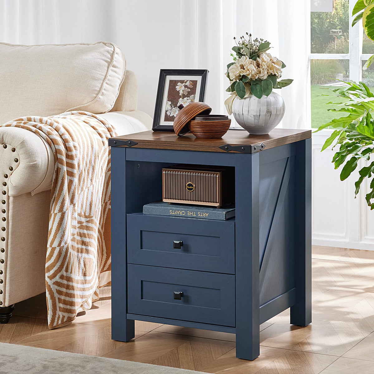 Set of 2 Nightstands with Charging Station and 2 Drawers C424