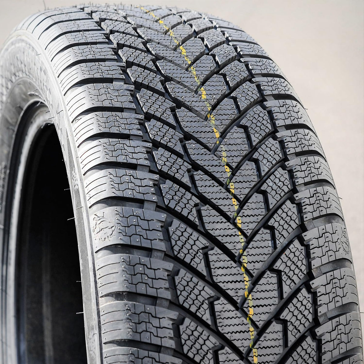 215/60R16 Winter Tires I596015