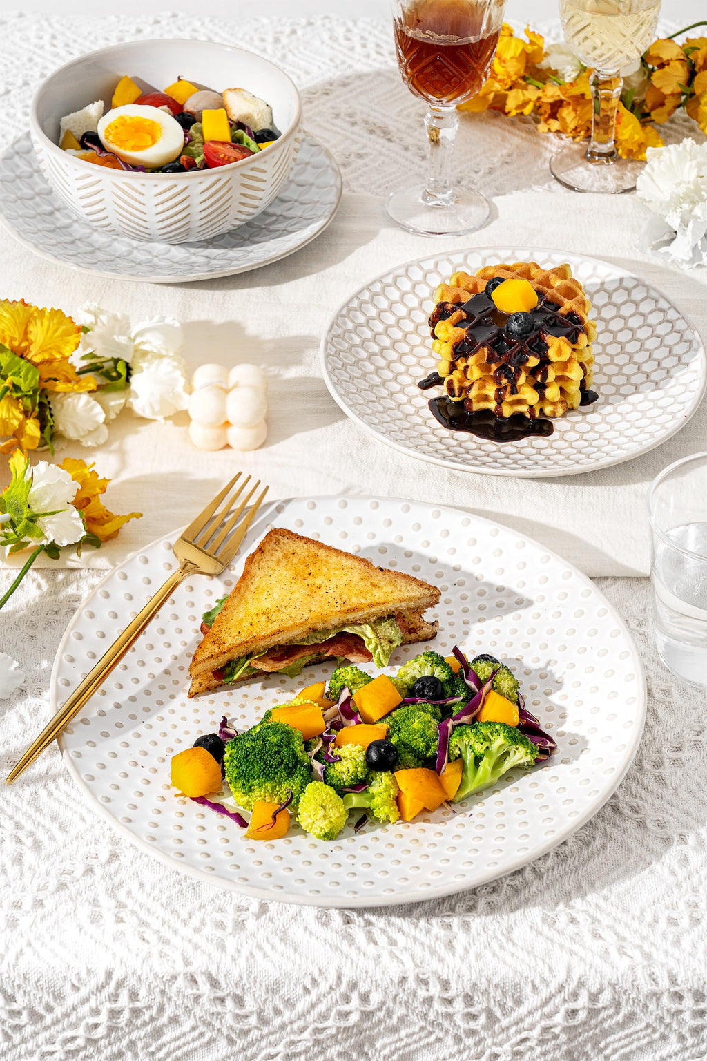 12 Piece Embossed Stoneware Dinnerware Sets for 4 N961082